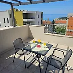 Center M&m Μακάρσκα