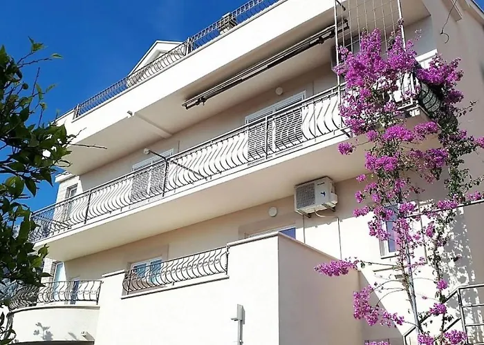 Apartment Center M&m